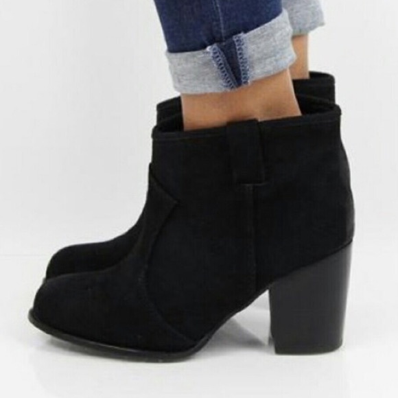 Black Oiled Rubbed Artisan Distressed Ankle Boots - Picture 3 of 5